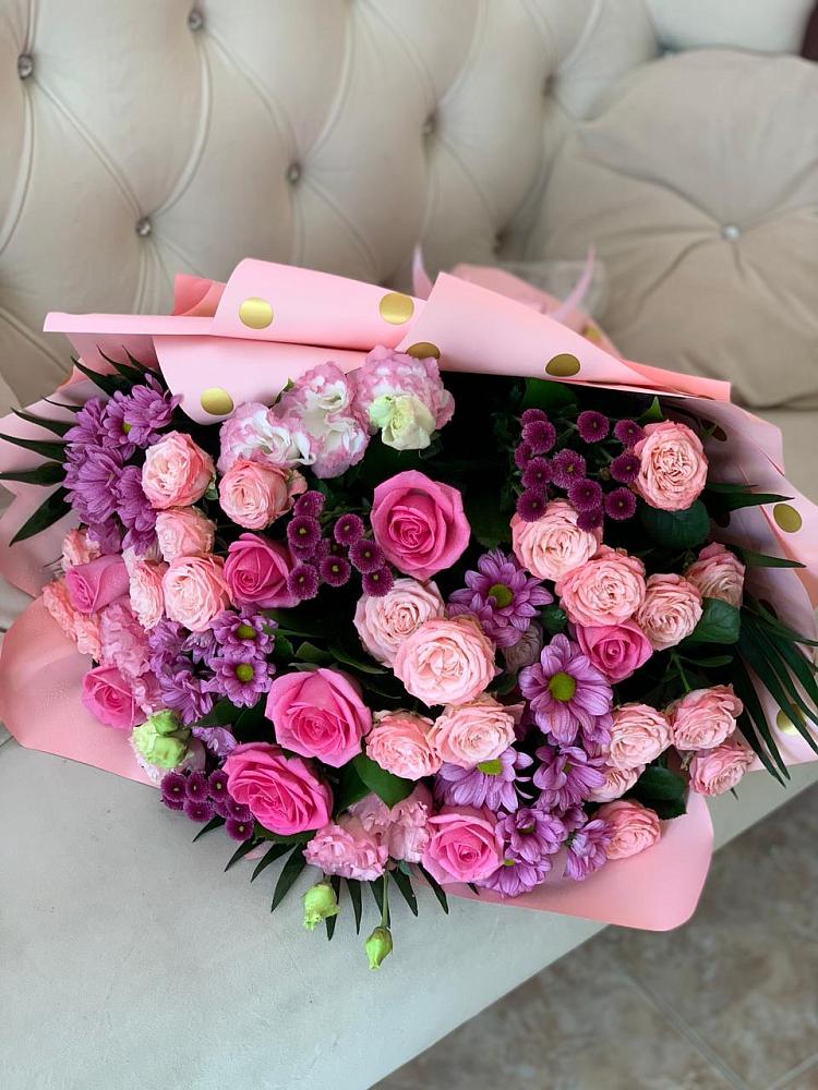 Букет цветов из: Хризантемы, Розы и Лизиантусы в Самотовино