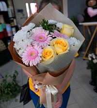 Букет цветов из:  Герберы, Розы и Хризантемы в Самотовино
