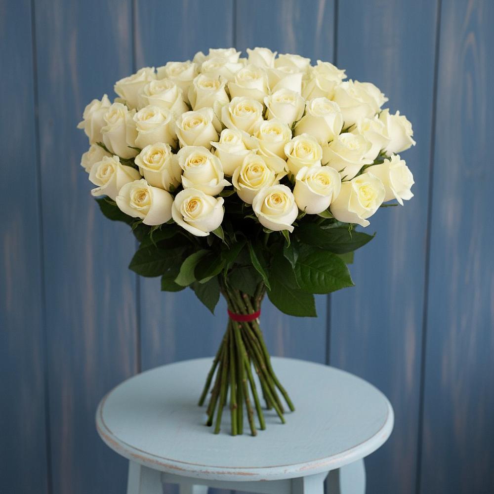 Букет 51 Белая роза Эдлесс Лав в Самотовино