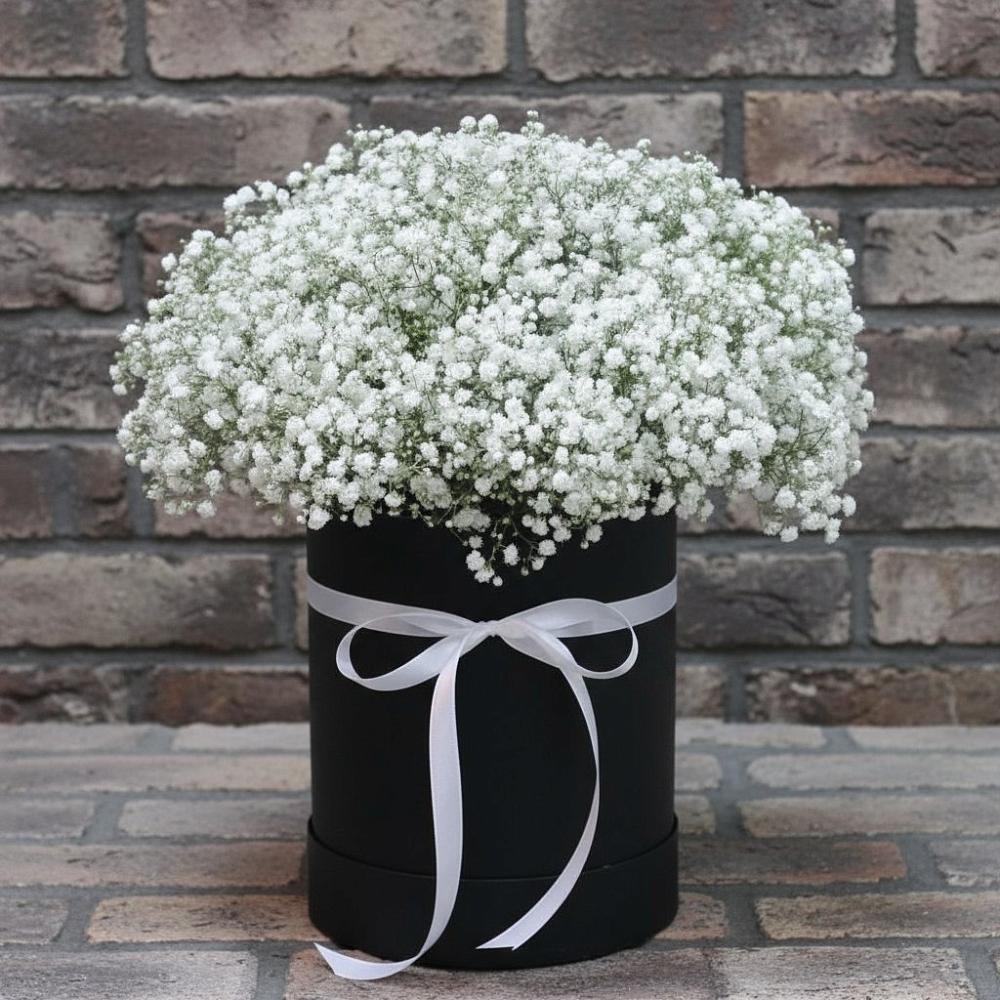 Цветочная композиция из Гипсофила в шляпной коробке в Самотовино