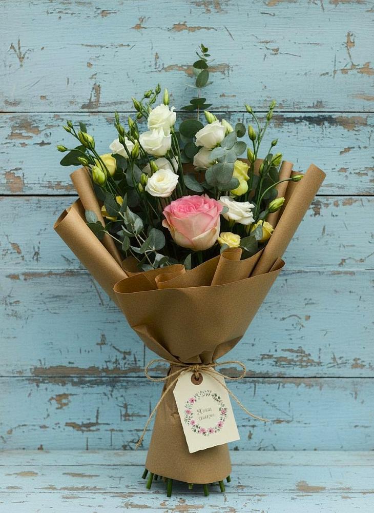 Букет цветов из: Розы и Лизиантусы в Самотовино