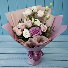 Букет цветов из:  Розы и Лизиантусы в Самотовино