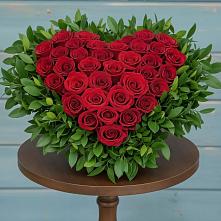 Цветочная композиция из Розы в виде сердца в Самотовино