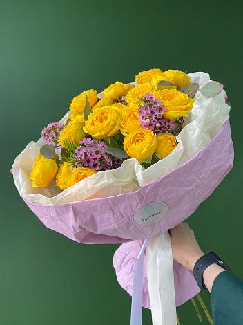 Букет Кустовые желтые розы в Самотовино
