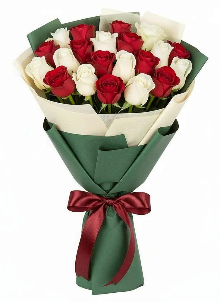 Букет Микс из красных и белых роз в Самотовино