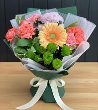 Букет цветов из:  Гвоздики, Розы, Герберы и Хризантемы #REPLACE_PRED# Самотовино