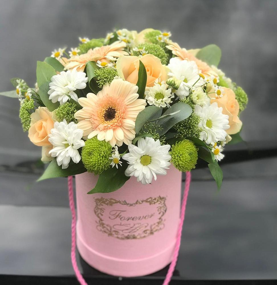 Цветочная композиция из Розы, Герберы и Хризантемы в шляпной коробке в Самотовино