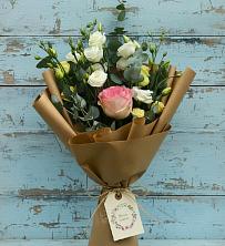 Букет цветов из:  Розы и Лизиантусы в Самотовино