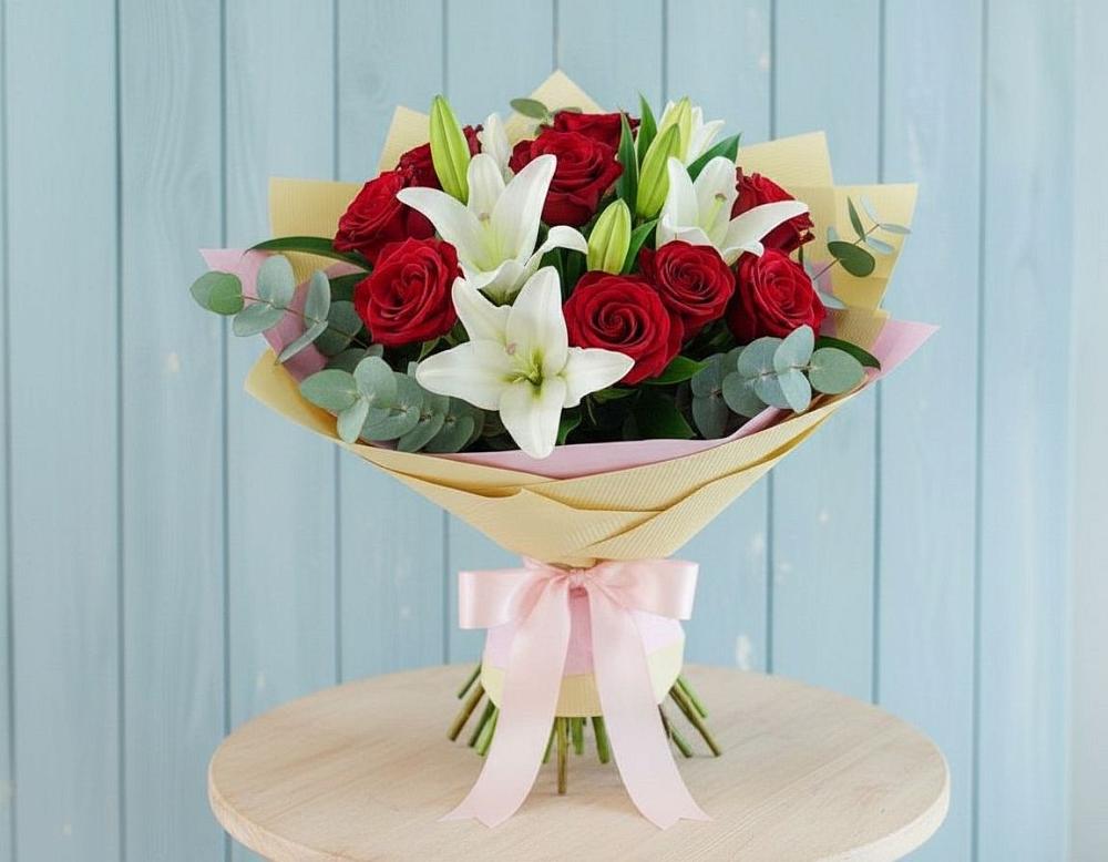 Букет цветов из: Лилии и Розы в Самотовино